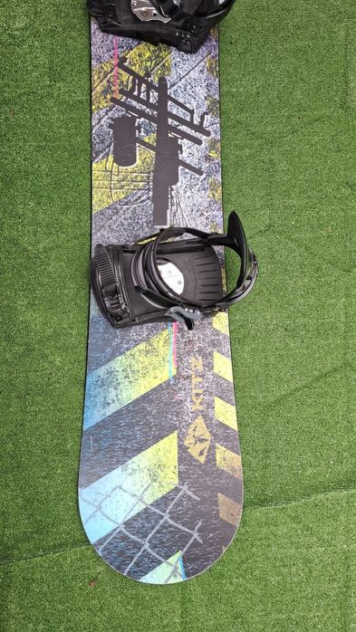 Placa snowboard 163 cm cu legaturi