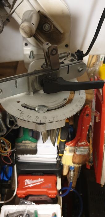 Mașină de ascutit lanțuri Stihl.