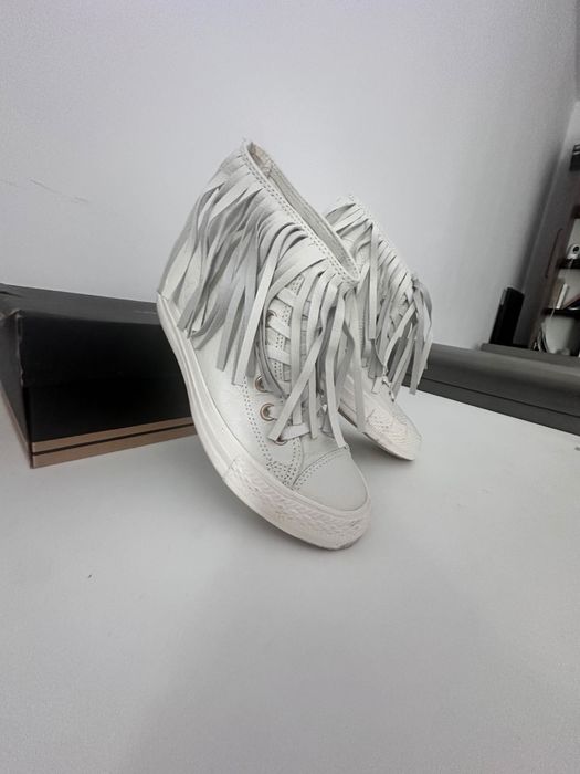 Converse кецове с ресни