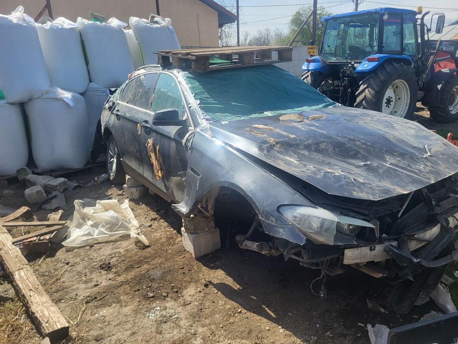 Dezmembrez BMW F10 3.0D