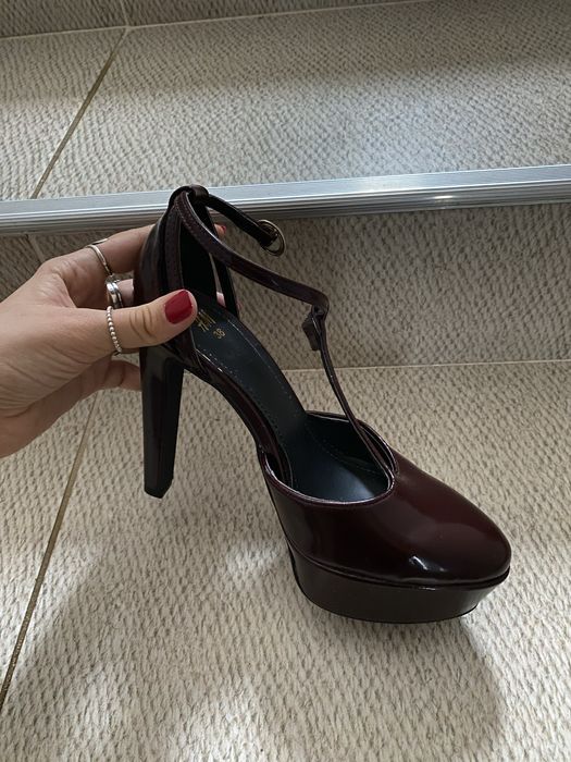 Vand pantofi cu toc / platforma CA NOI