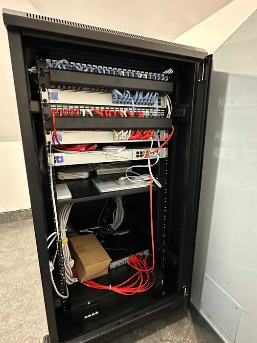 Montaj  Camere video, Alarme, Control Acces, Automatizări Porți, etc.