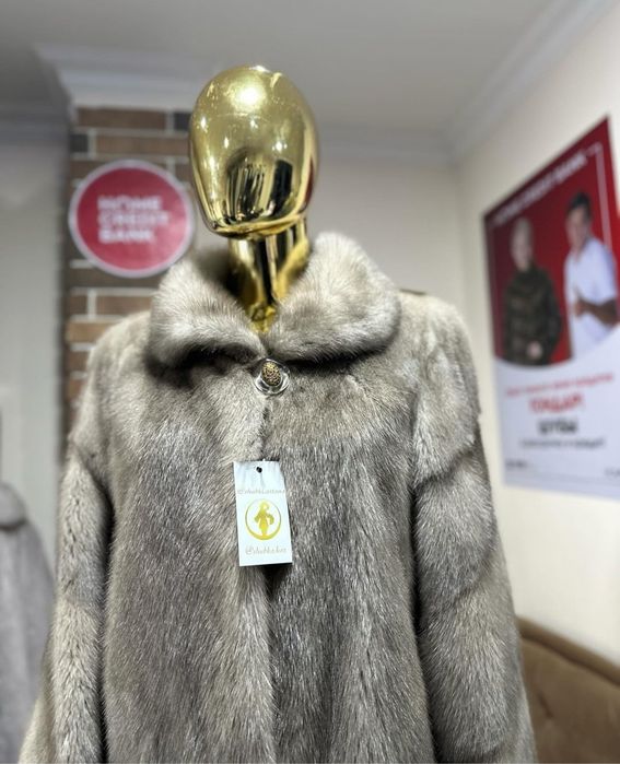 Продам шубу с этикеткои.