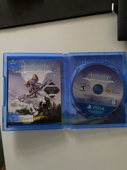 Продам игру Horizon zero dawn PS4