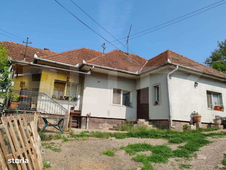 Casa individuala si 5.500 mp de teren intravilan, loc. Sanpaul, Cluj