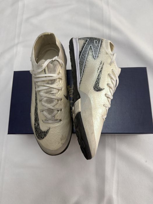 Nike butsi 39 razmer