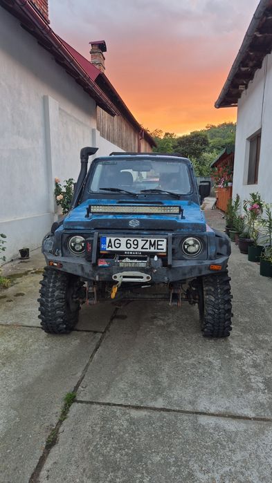 Suzuki samurai an 1997 1.3 benzina. Masina pregatita de offroad.