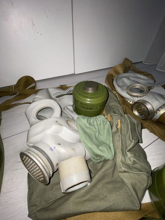 Продаю противогазы отличное состояние