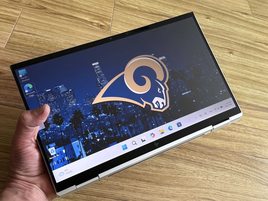 HP x360 1030 G8`Core i5-1135G7/8GB RAM/256GB SSD/1000 Nits/Гаранция