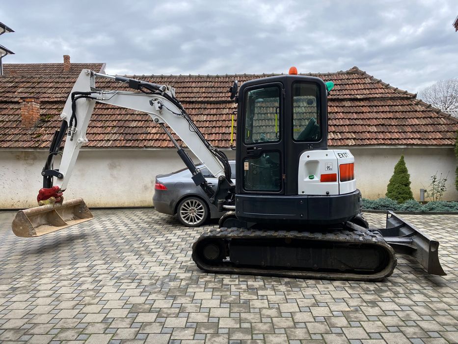 Miniexcavator Bobcat E45