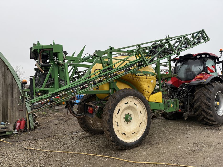 Instalatie erbicidat John Deere 832