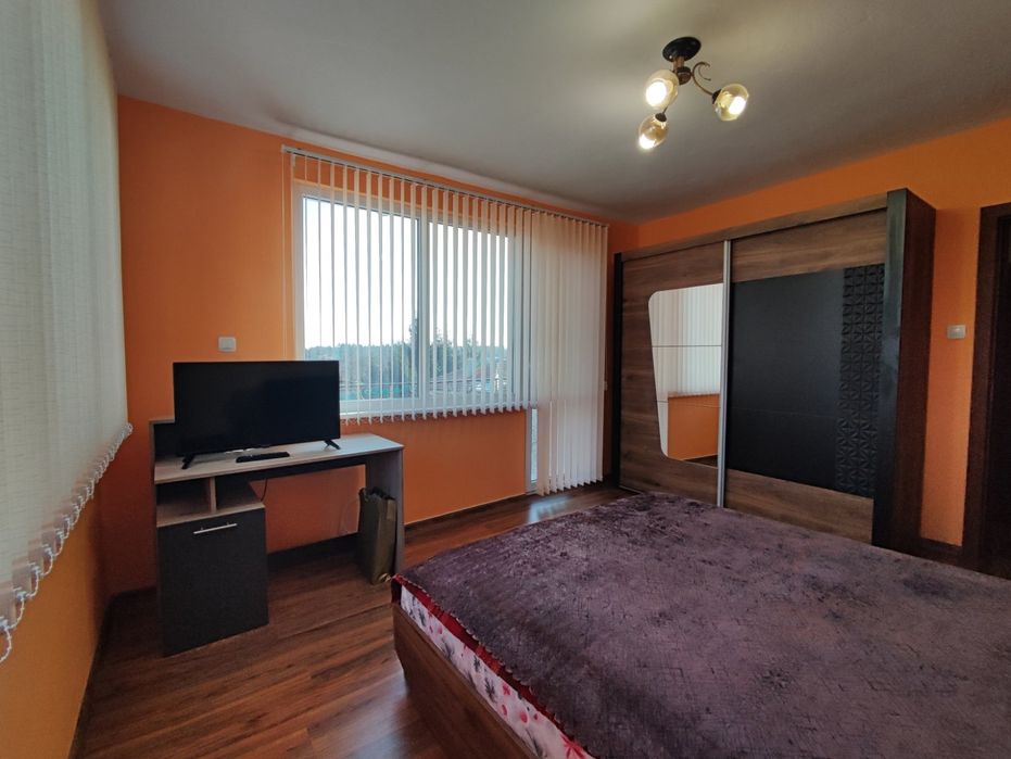 Продава се Етаж от къща в Генерал Тошево - 240 кв.м за 202 €/кв.м - Снимка #4