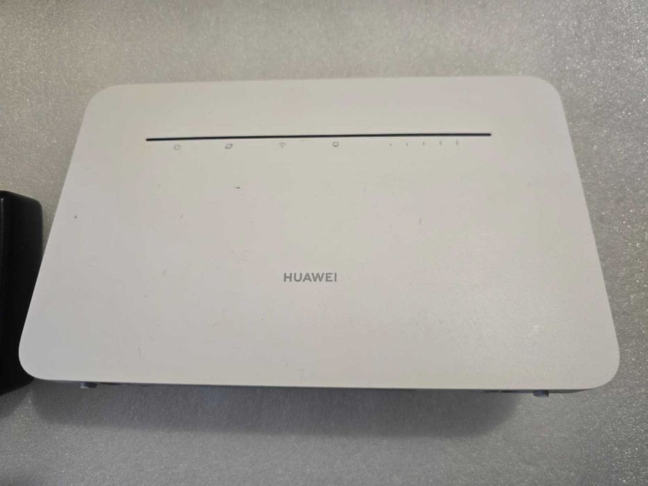 Modem Wireless 4G+ Huawei B535-232, Slot Cartelă SIM, Gigabit Cat.7 300 Mbps, Dual-Band AC1200