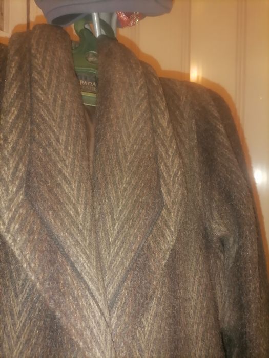 Продам демисезонные пальто