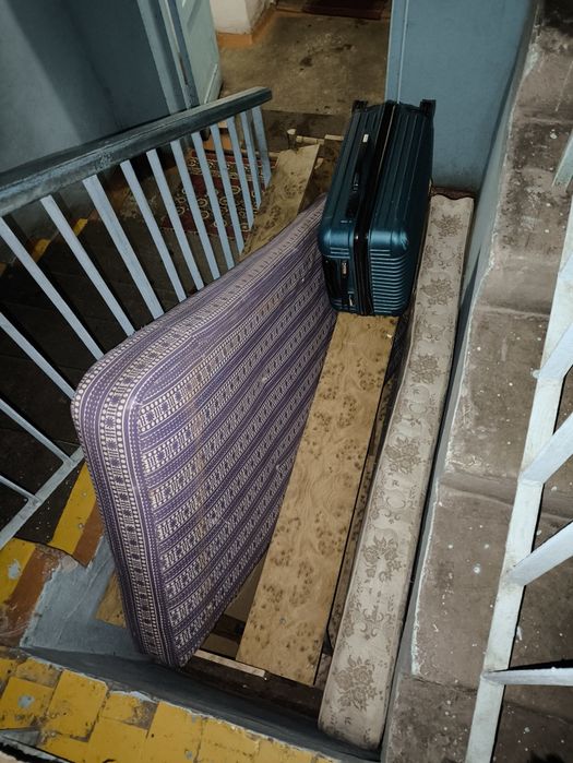 Кровать с матрасом