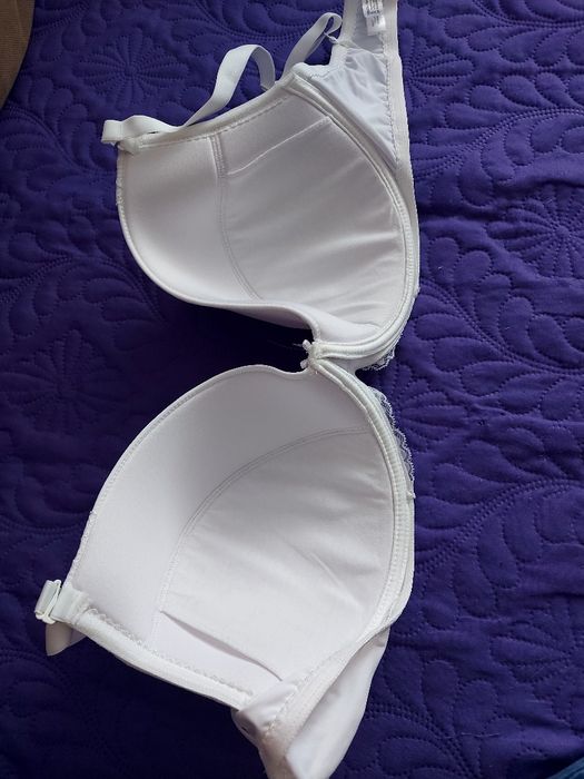 Дамски  бял Сутиен