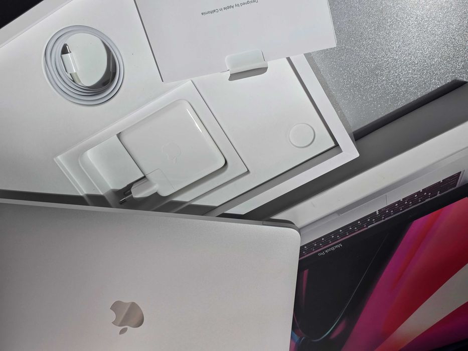 Macbook Pro 13 M1 16GB / 1TB Custom Version