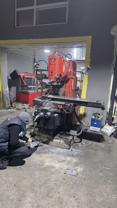 Зубофрезерни станок 5к328а