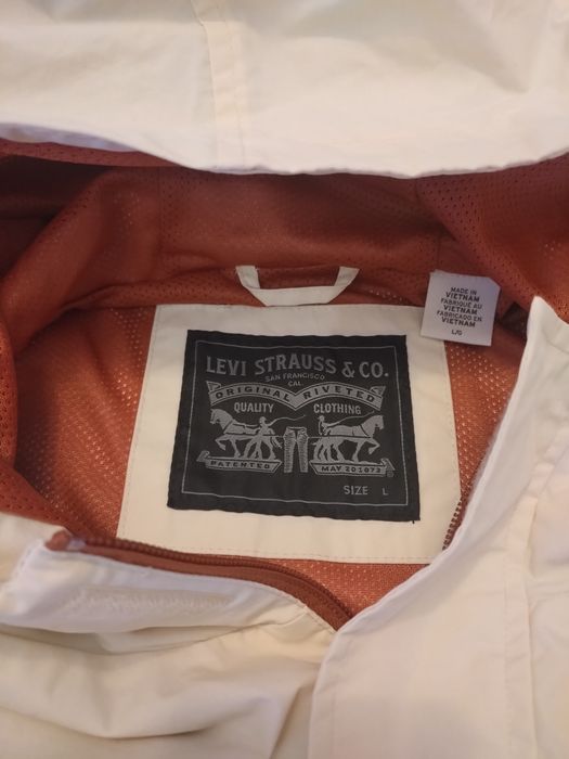 Непромокаемо ветроустойчиво яке с качулка Levi's