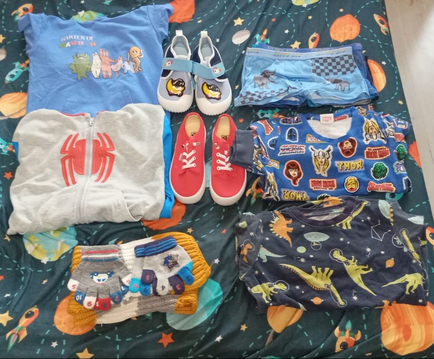 Дрехи за момче на символична цена размери 122-128см