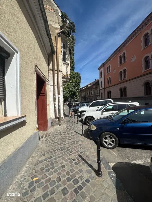 Casa 2 camere ,deschidere stradala , potential comercial ultracentral