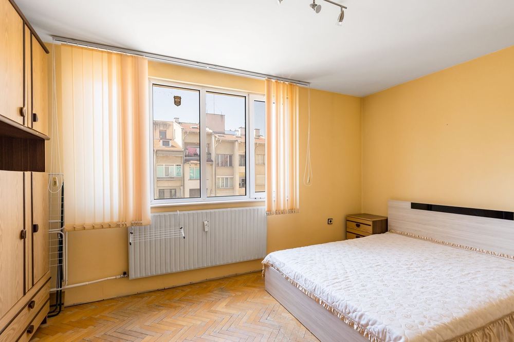 Продава се Тристаен апартамент в Плевен, Сторгозия - 72 кв.м за 1417 €/кв.м - Снимка #7