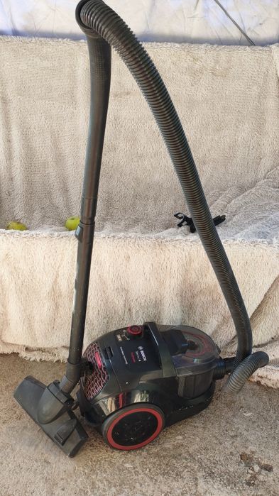 Bosch Serie 4 ProPower модель BGS21WPOW