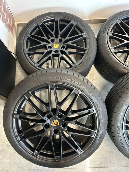 Jante Porsche Macan IV pe 22