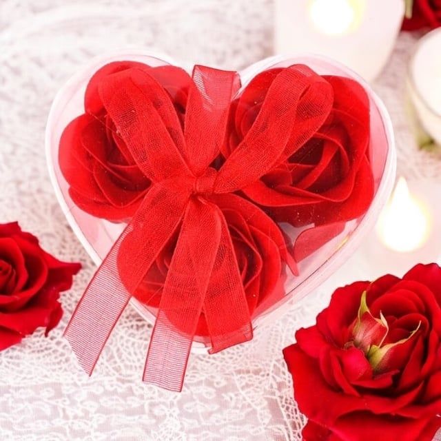 Trandafiri in cutiuta