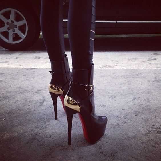 Louboutin equestria boots online
