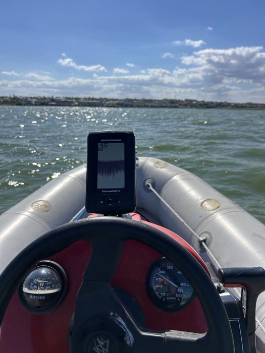 Barca RIB Valiant V-490 cu motor 40 cp si peridoc