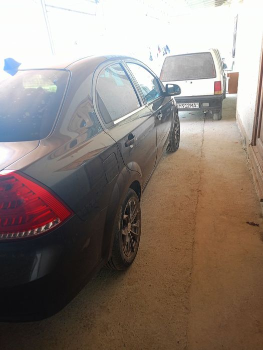 Nexia3 sotiladi holati idela metan gaz baloni bor.