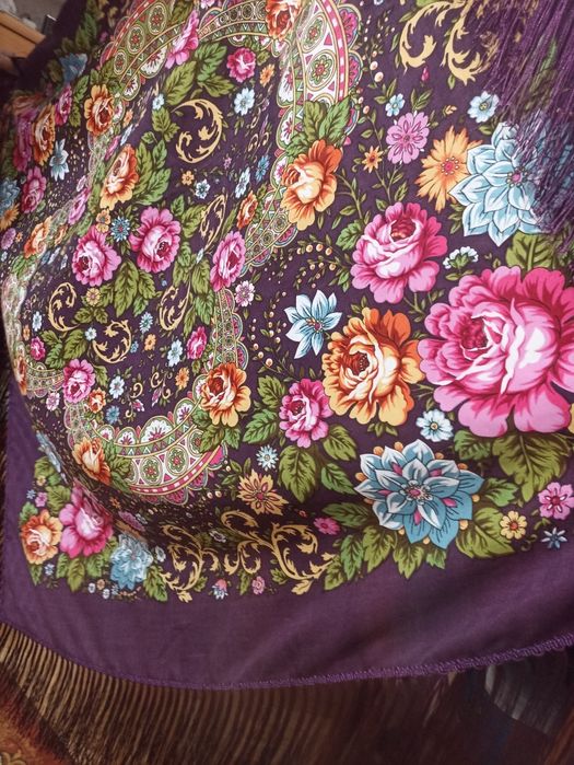 Продам платок. Очень красивый