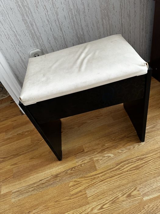 срочно продается спальный гарнитур