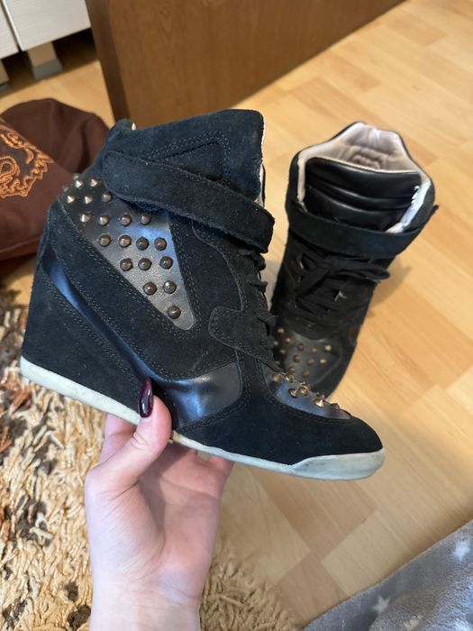 tip Isabel Marant pantofi