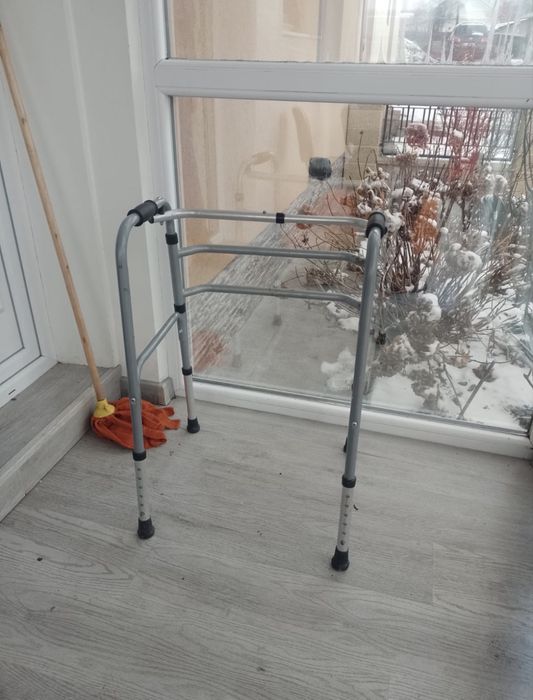 Cadru metalic în stare foarte bună