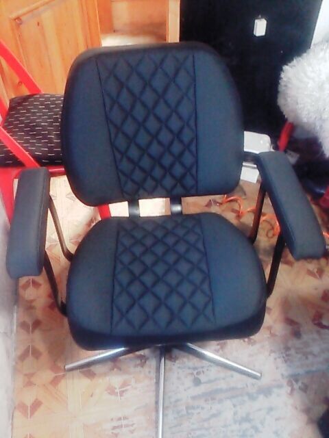 saltarosh tish doxtr kreslosiga koja qoplimza harxil dizaynda