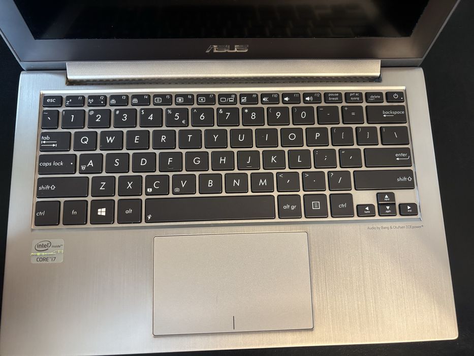 Laptop ASUS Zenbook UX21A, i7, 4GB RAM, SSD 256GB, stare foarte bună