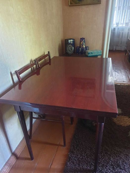 Продается румынский стол