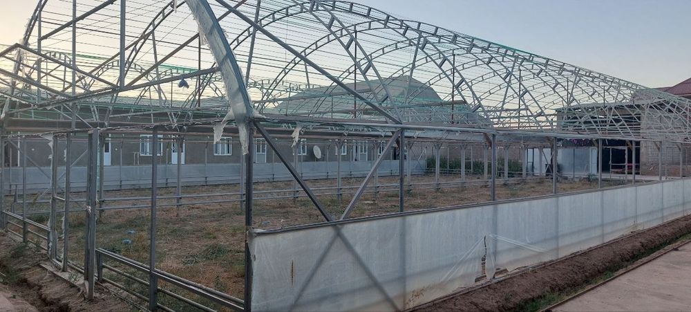 Tayyor issiqxona sotiladi