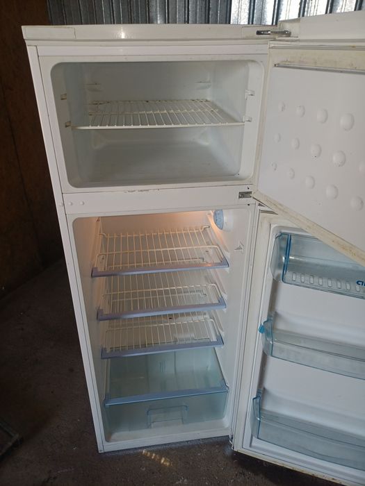 Frigider 250litri