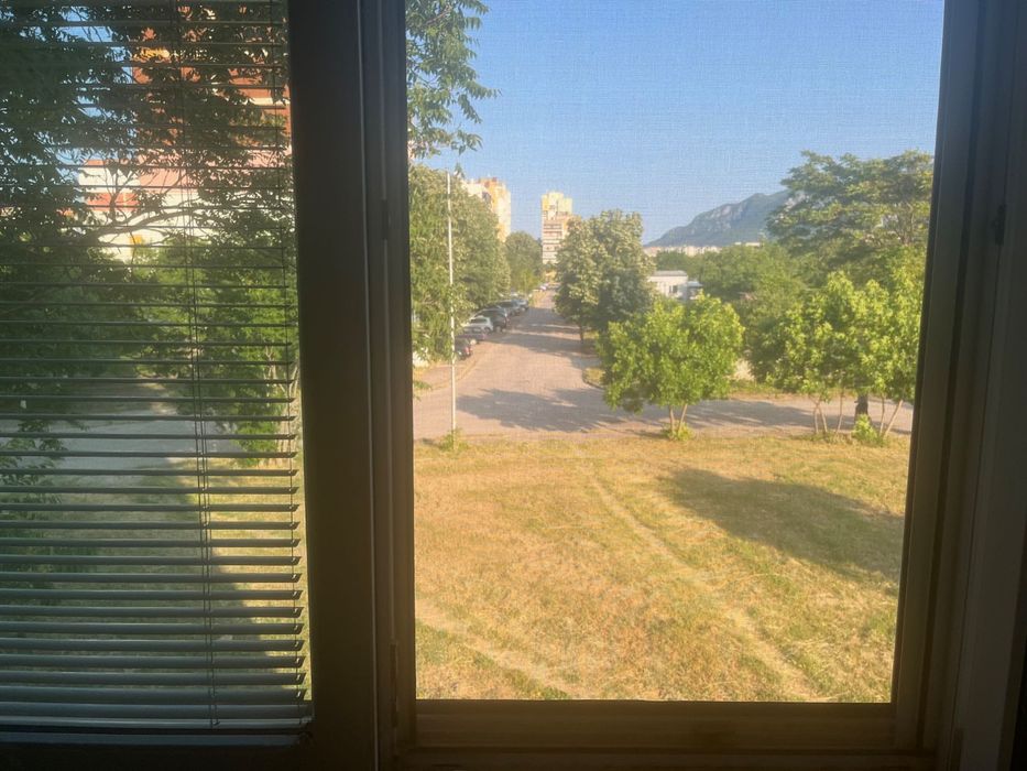 Дава се под наем Двустаен апартамент в Враца, Сениче - 68 кв.м за 73950 € - Снимка #2