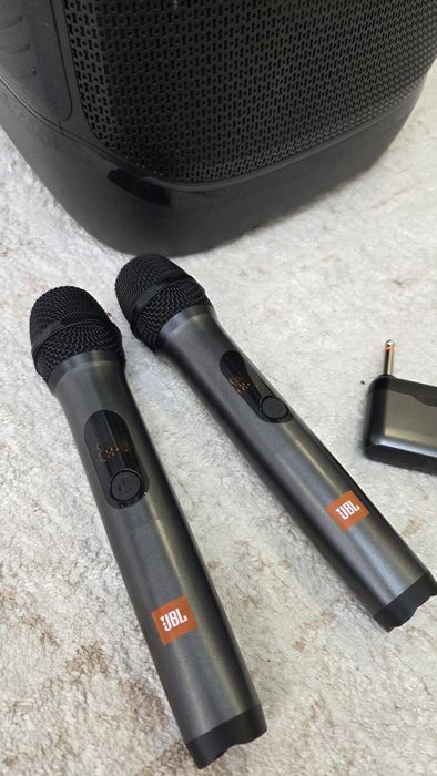JBL partybox 320 с микрофонами