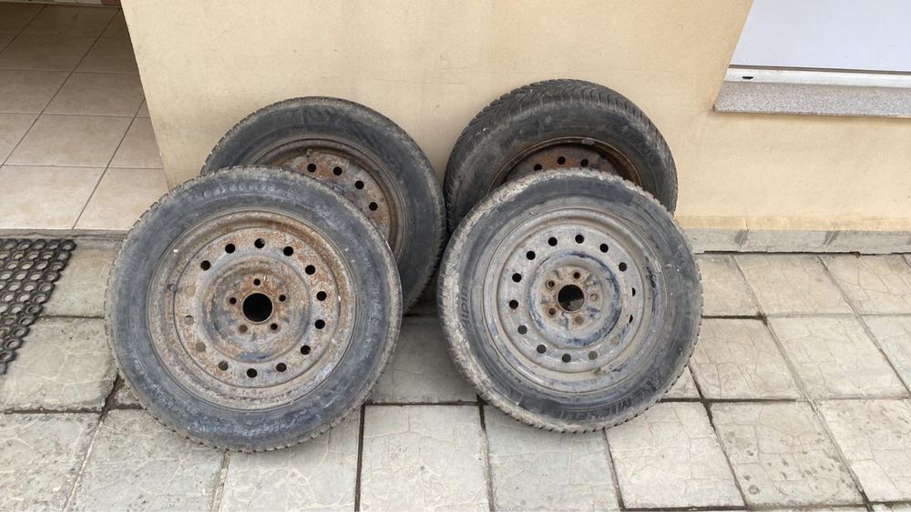 Зимни гуми + джанти MICHELIN размер 205/60 R16 мишелин
