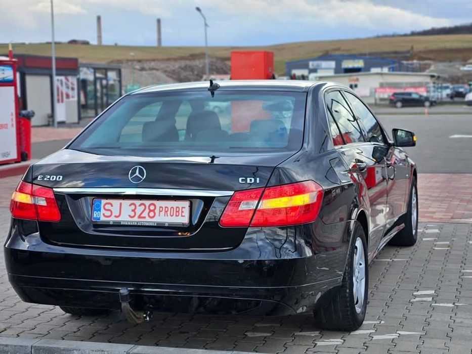 Mercedes E200 W212 2.2 CDI 136 CP BlueEfficiency Climatronic Pilot Automat Cârlig Stare Excelentă