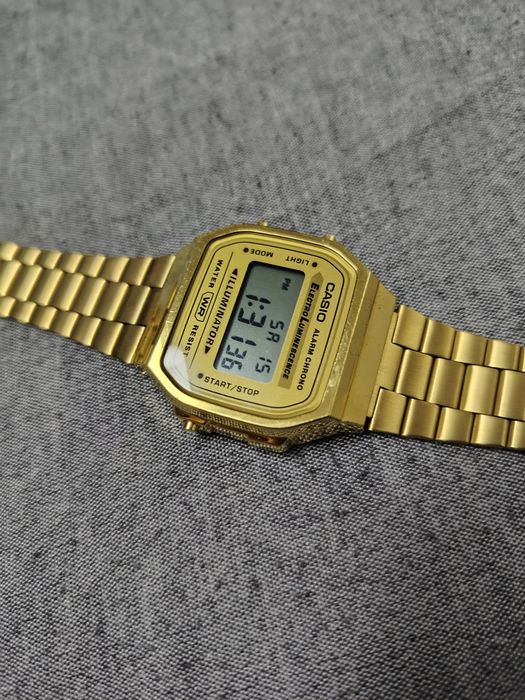 Vand Ceas Casio Retro Gold