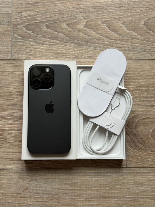 Iphone 16 PRO, bat.90% - negru titan
