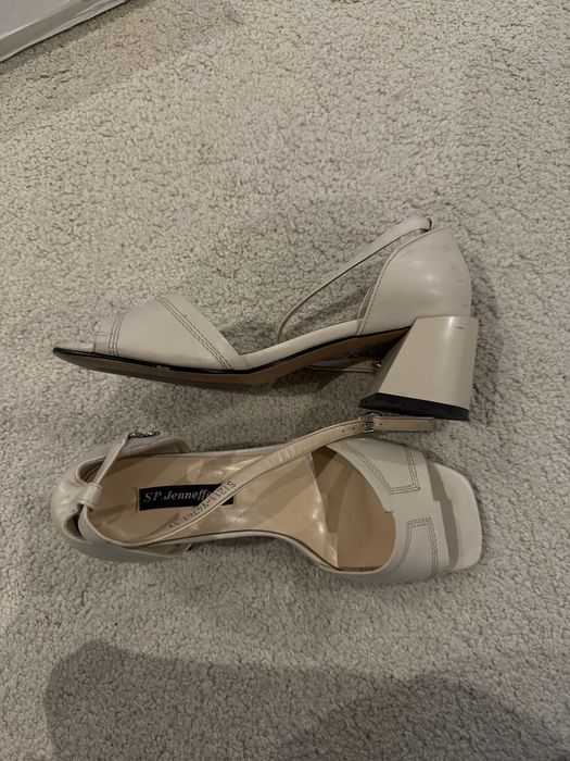 Туфельки босоножки в отличном состоянии