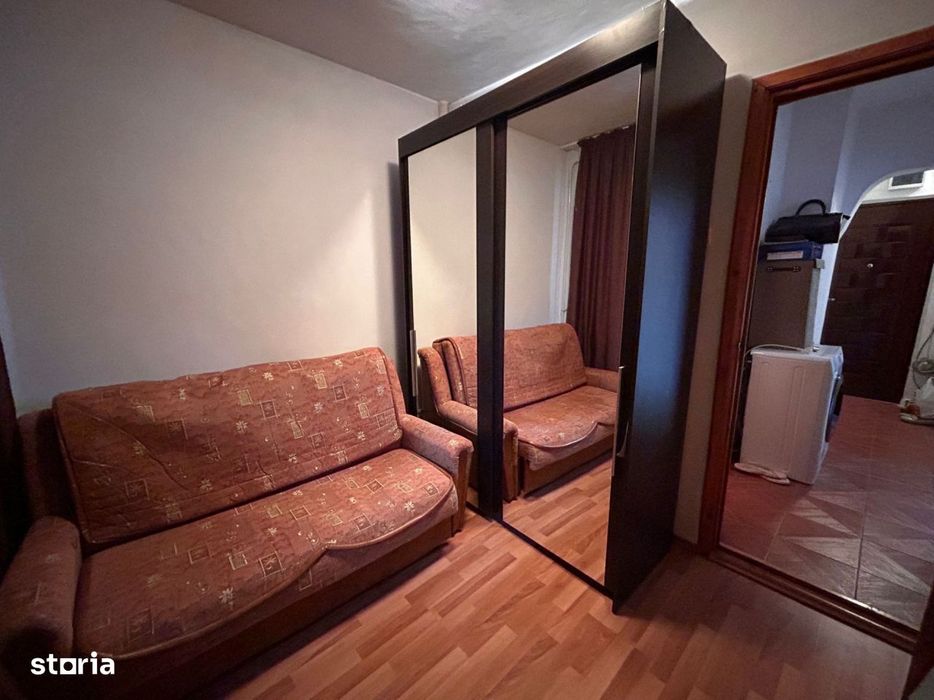 Apartament 1 camera - Transformat in doua camere, zona Radu Negru.