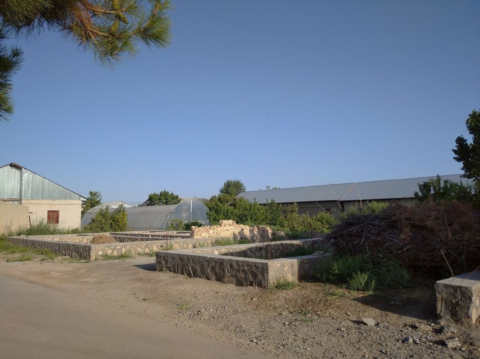 Фундаменты куйилган ер сотилада келишилган холда